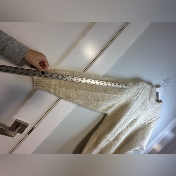 Gorgeous 3D Mohair  Floral Neutral Winter Cozy Knit Sweater - Picture 15 of 16